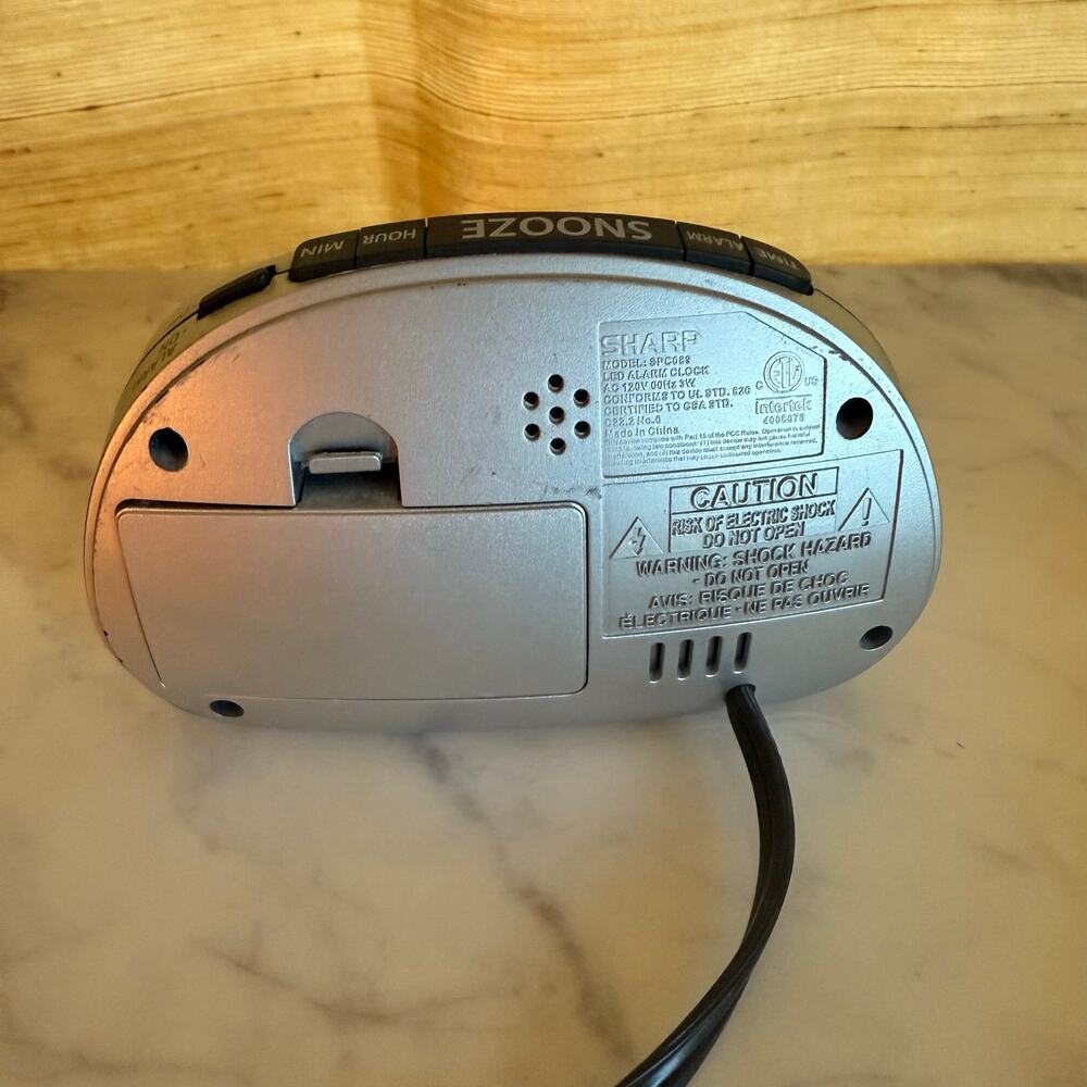 Sharp SPC089 Digital Alarm Clock with LED Display - Picture 5 of 6